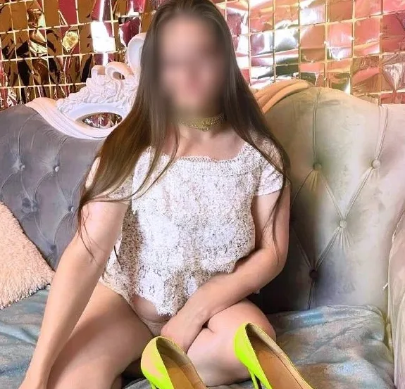 Alina, 28