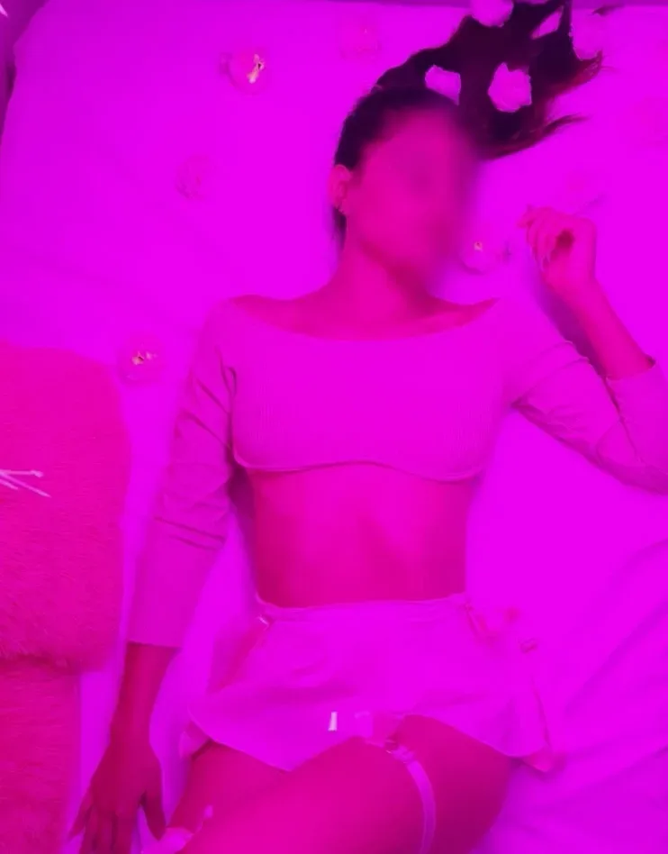 Anja, 32