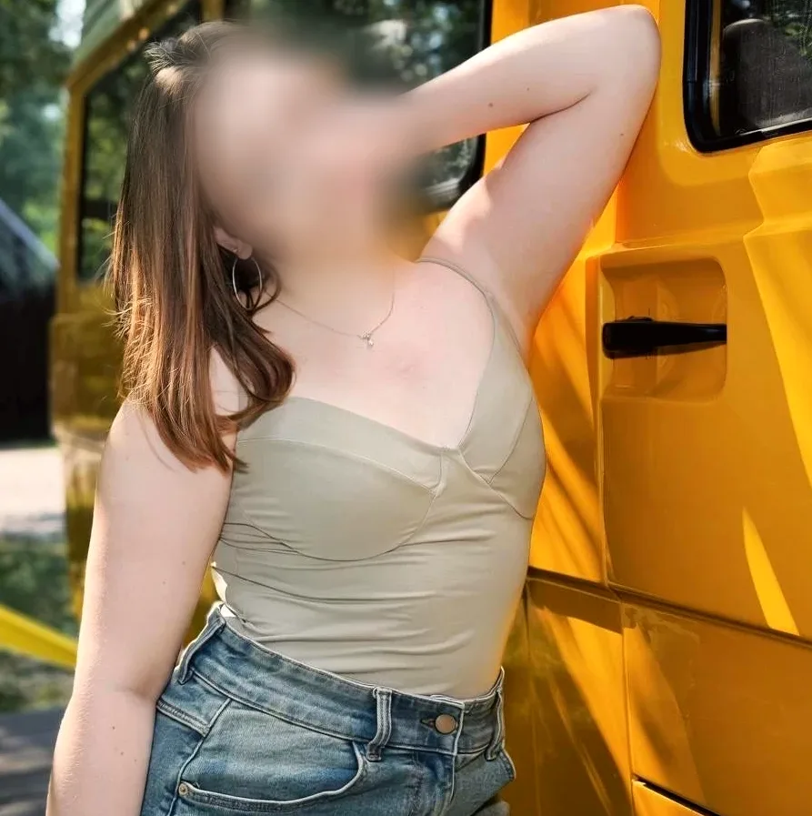 Aylin, 19