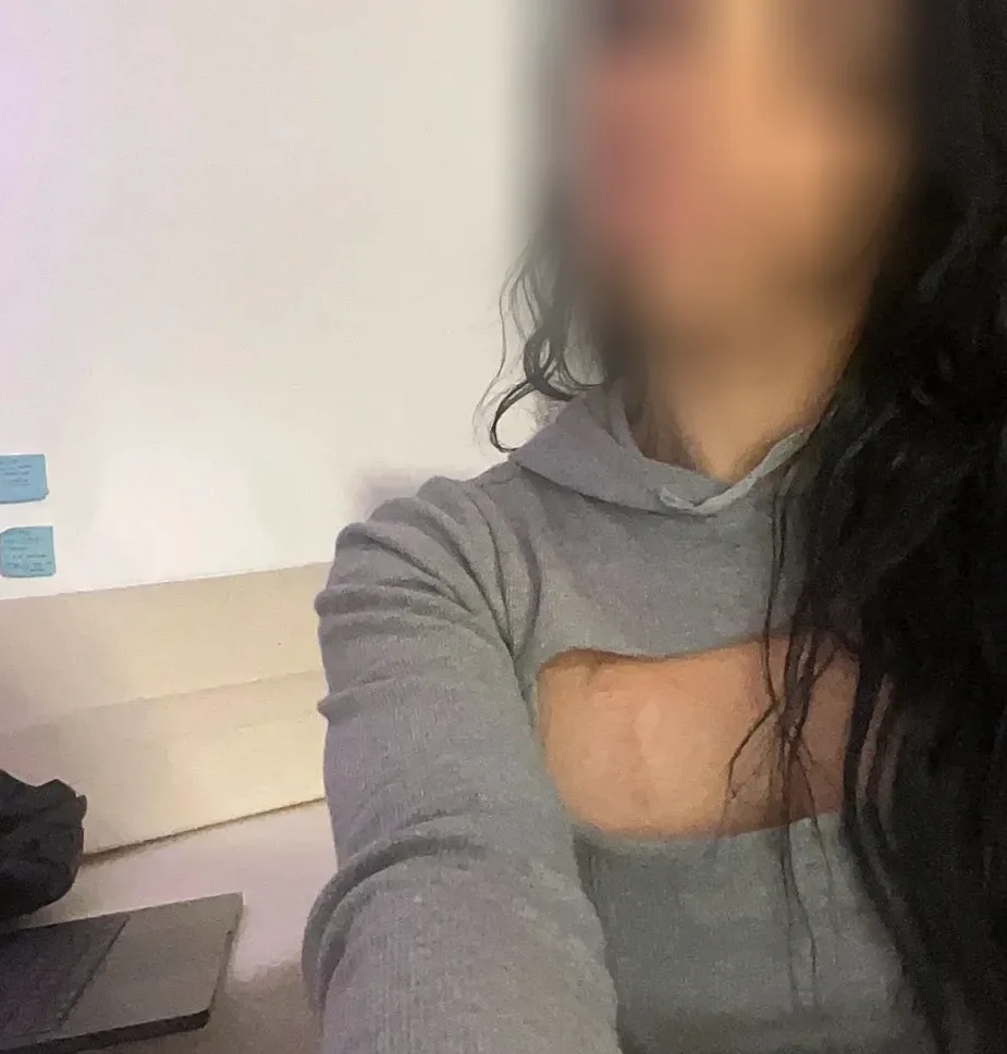 Bernadette, 20