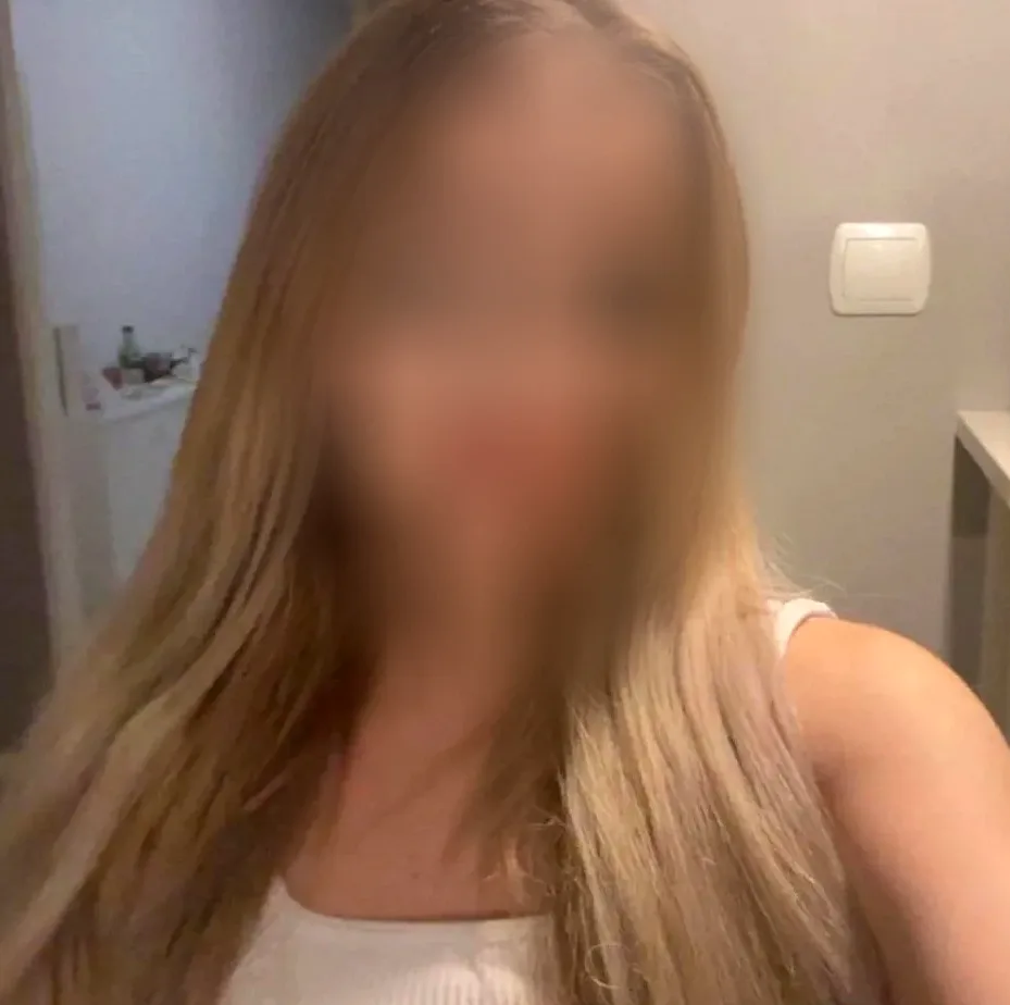 Christina, 24