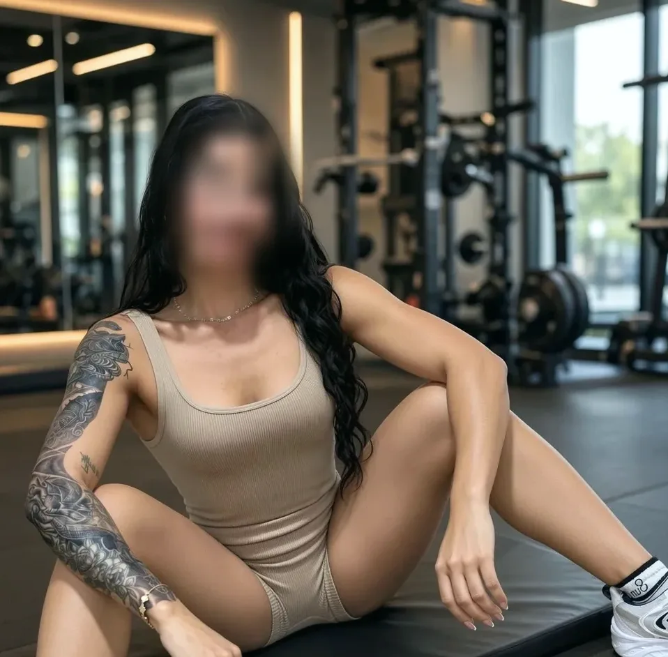 Elisabeth, 22
