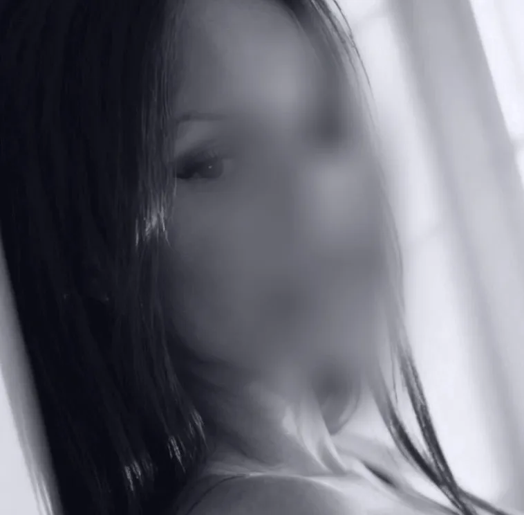 Ivana, 24