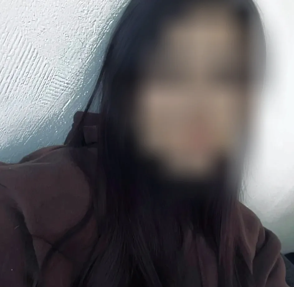 Larissa, 21